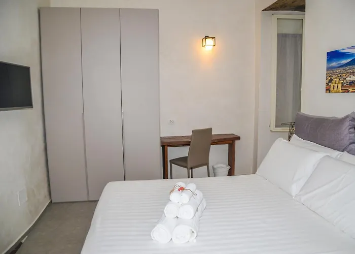 Vicoli Di Napoli B&B